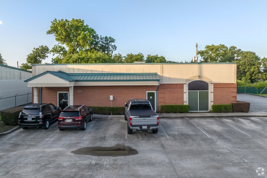 More Photos Of 7272 N Shepherd Dr, Houston Medical For Lease