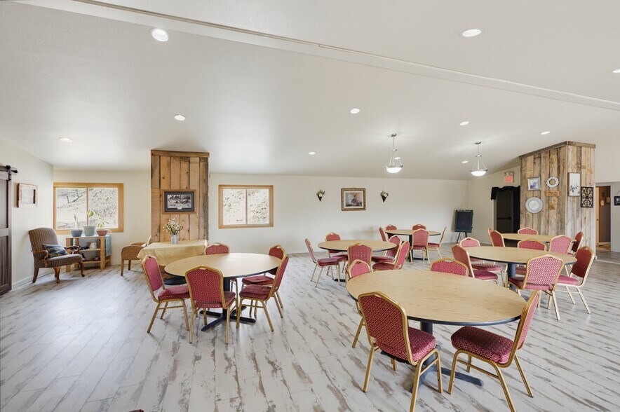 More Photos Of 158 Museum Dr, Hill City Restaurant For Sale