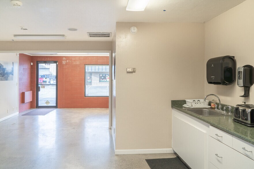 More Photos Of 815-817 N Central Ave, Medford Storefront For Lease
