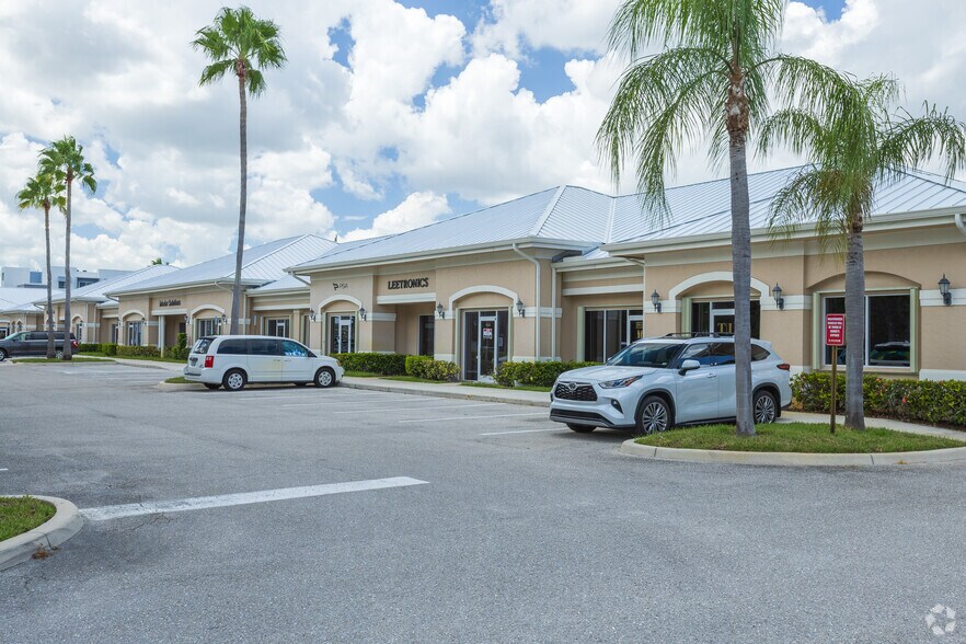 More Photos Of 563-617 SE Central Pky, Stuart Office For Lease