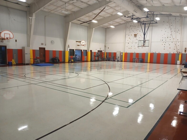 More Photos Of 26 Old Post Rd, Northford Schools For Sale