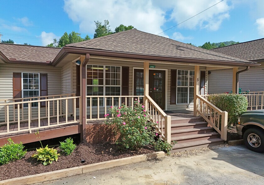 More Photos Of 3196 Highway 515 E, Blairsville Storefront For Lease