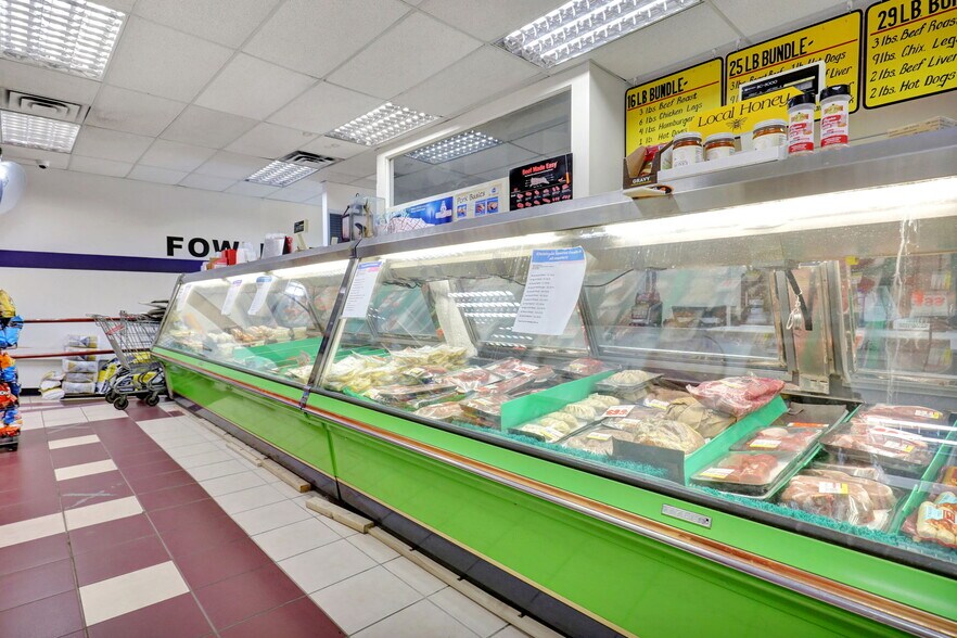 More Photos Of 131 E Grand River Ave, Fowlerville Storefront For Sale