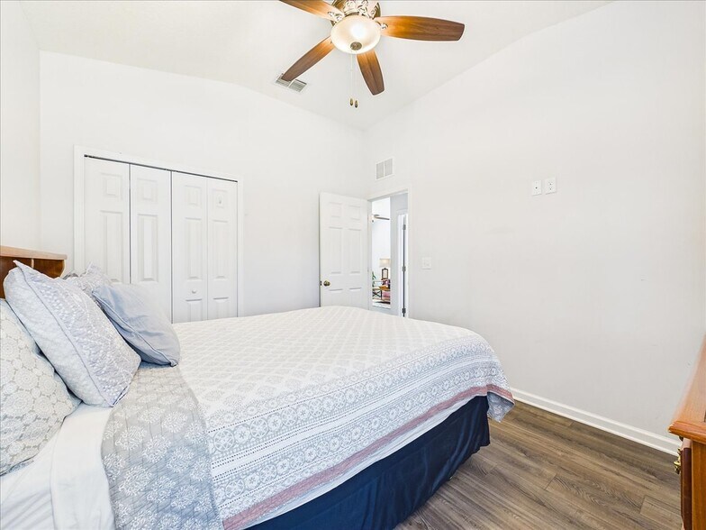 More Photos Of 100 Pilothouse Ct, Palatka Multifamily For Sale