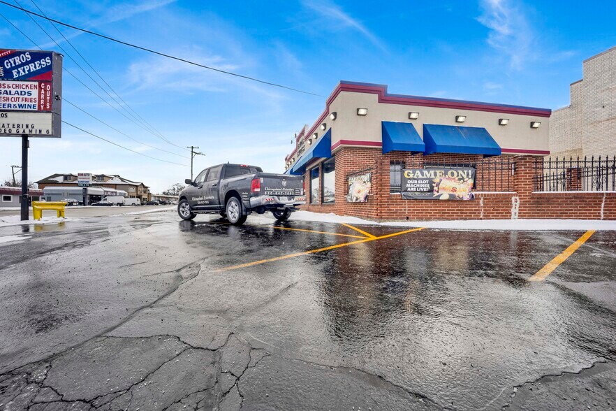 More Photos Of 750 N Addison Rd, Villa Park Restaurant For Sale