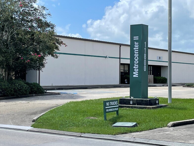 Primary Photo Of 11800 Industriplex Blvd, Baton Rouge Distribution For Sale