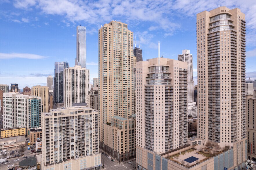 More Photos Of 33 W Ontario St, Chicago Apartments For Sale
