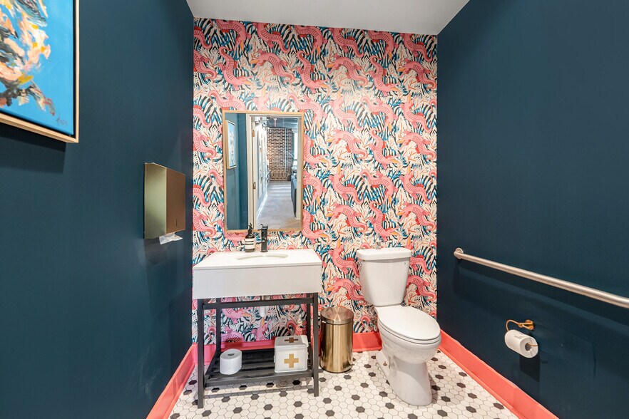 More Photos Of 240 1st Ave S, Saint Petersburg Loft Creative Space For Sale