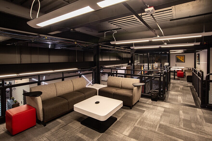 More Photos Of 525-705 3rd St, Beloit Office For Lease