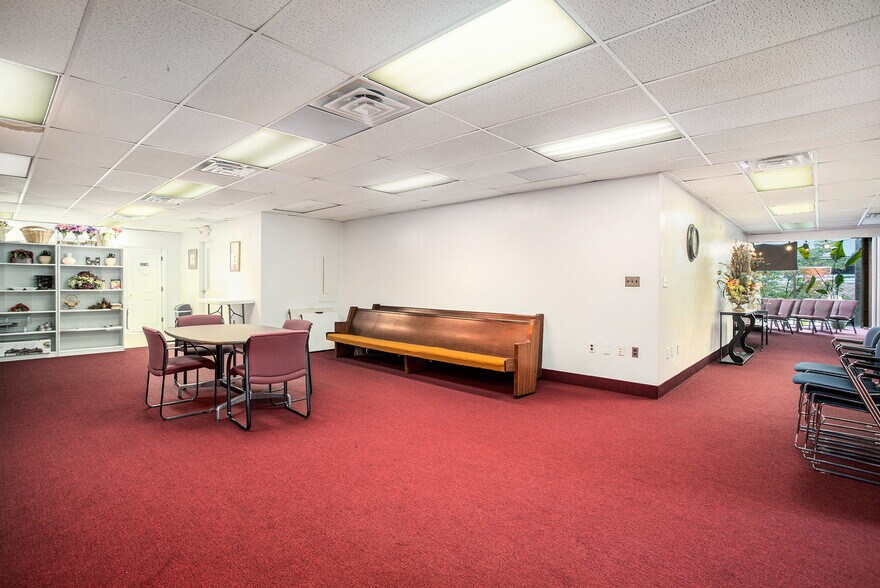 More Photos Of 135 N Church St, Kalamazoo Office Residential For Sale
