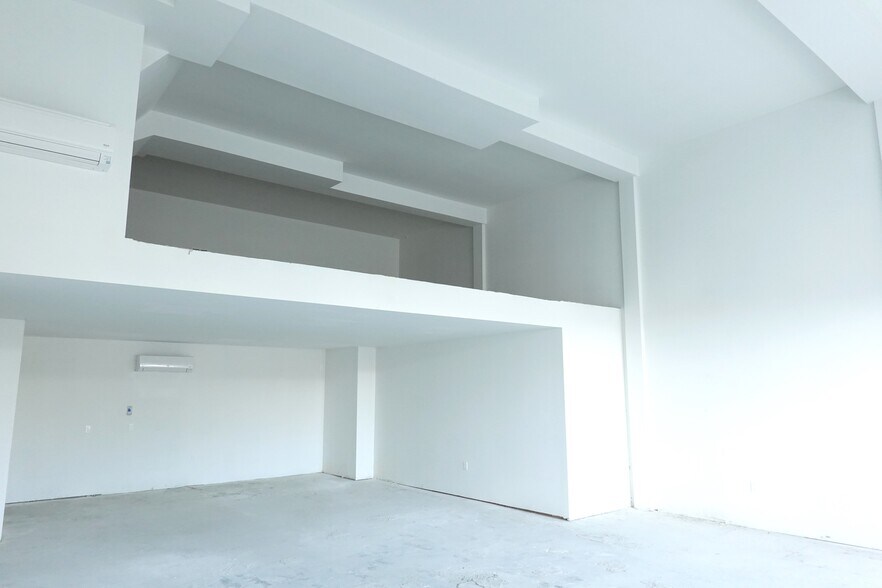 More Photos Of 935-937 N Hill St, Los Angeles Storefront Retail Residential For Sale