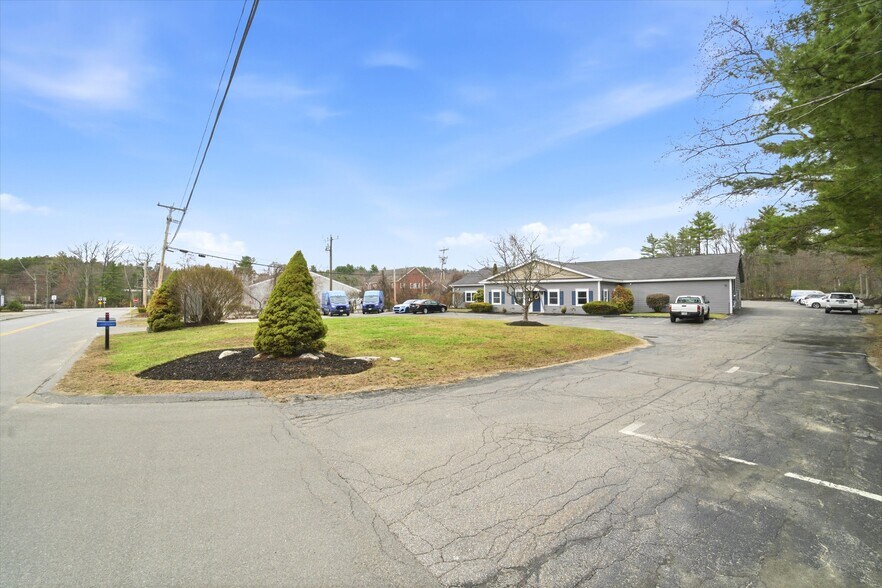 More Photos Of 8 Chestnut Dr, Bedford Office For Sale