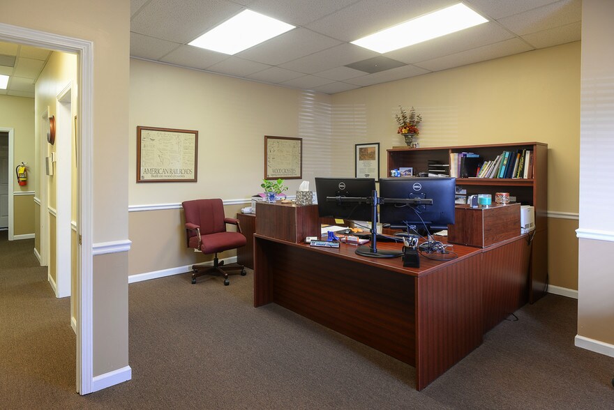 More Photos Of 125 Commerce Dr, Fayetteville Medical For Lease