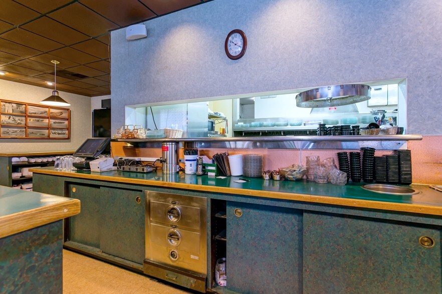 More Photos Of 710 S Columbia Ave, Connell Restaurant For Sale