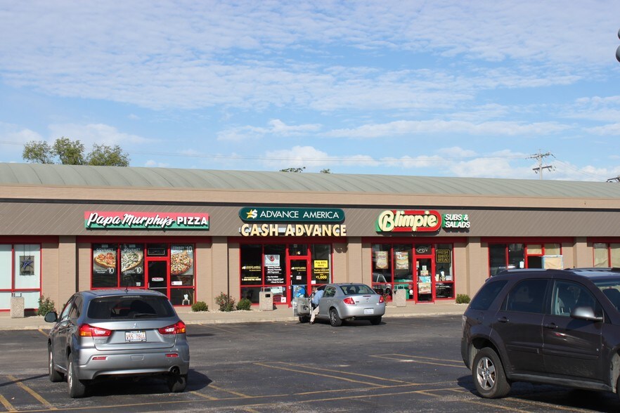 More Photos Of 3125-3127 N University St, Peoria General Retail For Sale