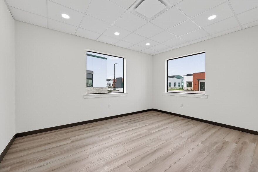 More Photos Of 5151 Meadow Ranch Pky, Richmond Office For Lease