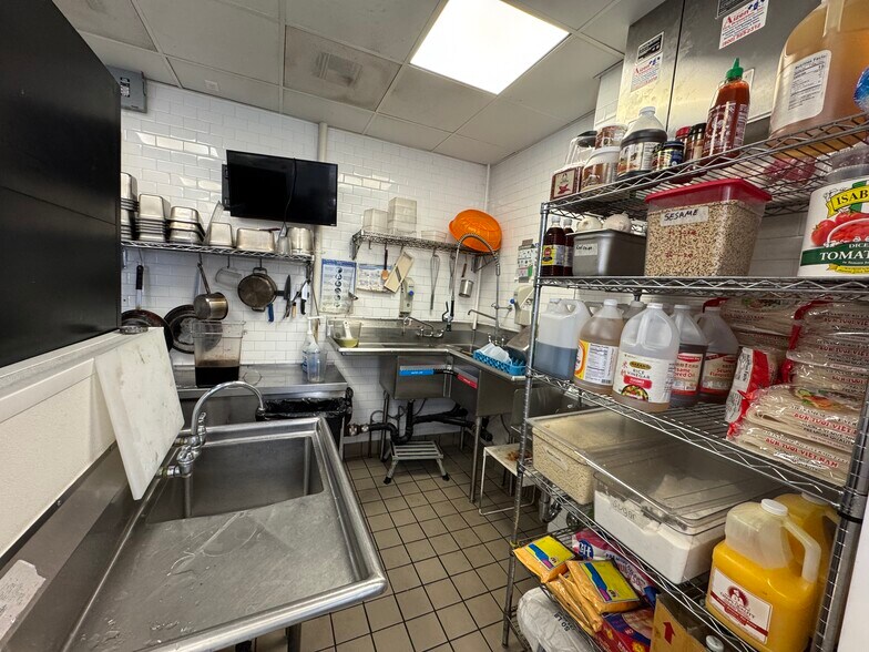 More Photos Of 7501-7505 W Sunset Blvd, Los Angeles Restaurant For Lease