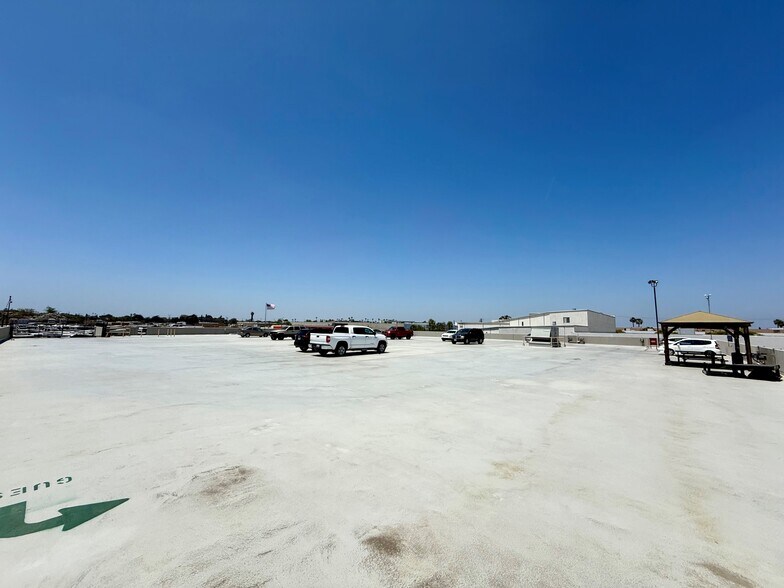 More Photos Of 3940 Pixie Ave, Lakewood Warehouse For Lease