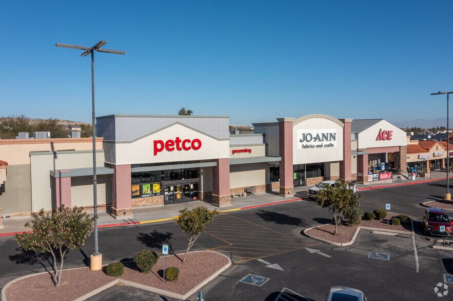 More Photos Of 18785 S I 19 Frontage Rd, Green Valley Storefront For Lease