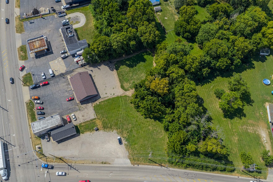 More Photos Of 2002 Cincinnati Dayton Rd, Middletown Restaurant For Sale