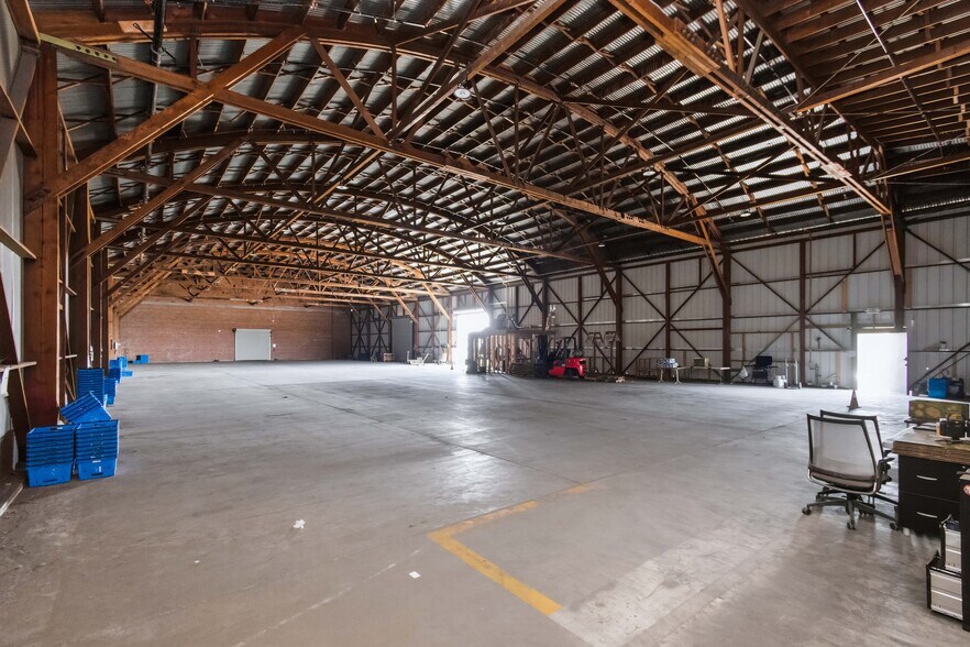 More Photos Of 210-284 N Thorne Ave, Fresno Warehouse For Sale