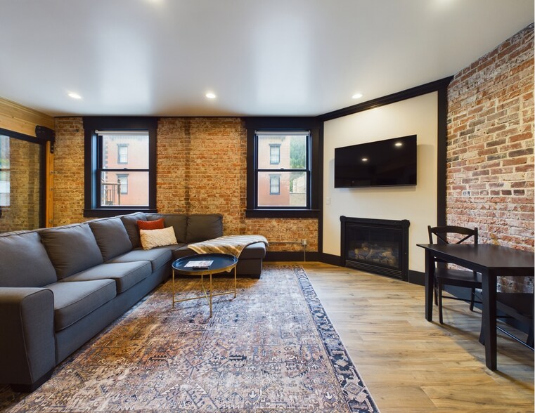 More Photos Of 220 6th St, Wallace Restaurant For Sale