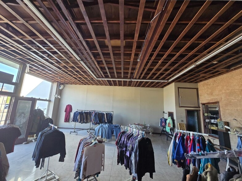 More Photos Of 2910-2914 Alameda Ave, El Paso Storefront For Sale
