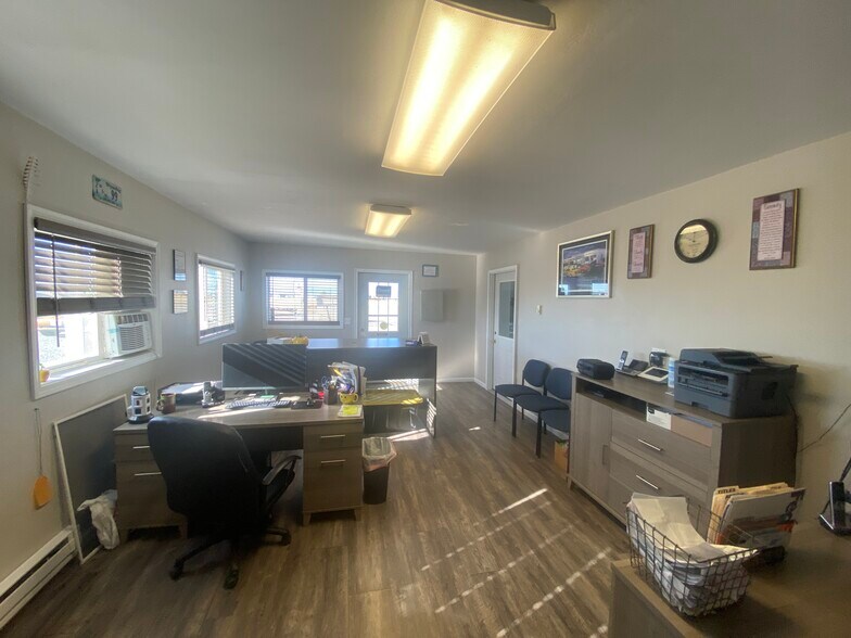 More Photos Of 4420 Airport Rd, Riverton Warehouse For Sale