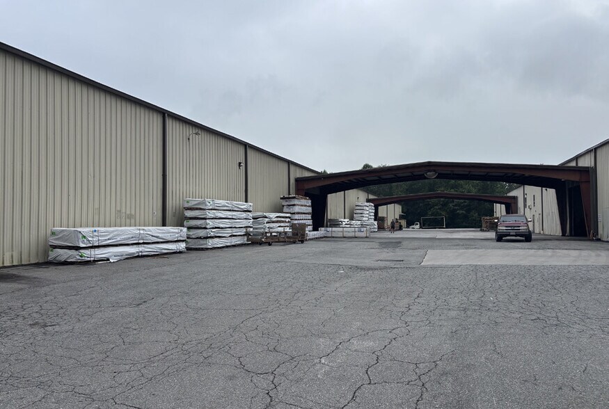 More Photos Of 296 Gentry Rd, Elkin Warehouse For Sale