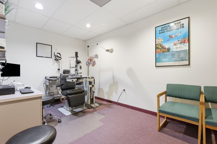 More Photos Of 1568 Woodbourne Rd, Levittown Office For Sale