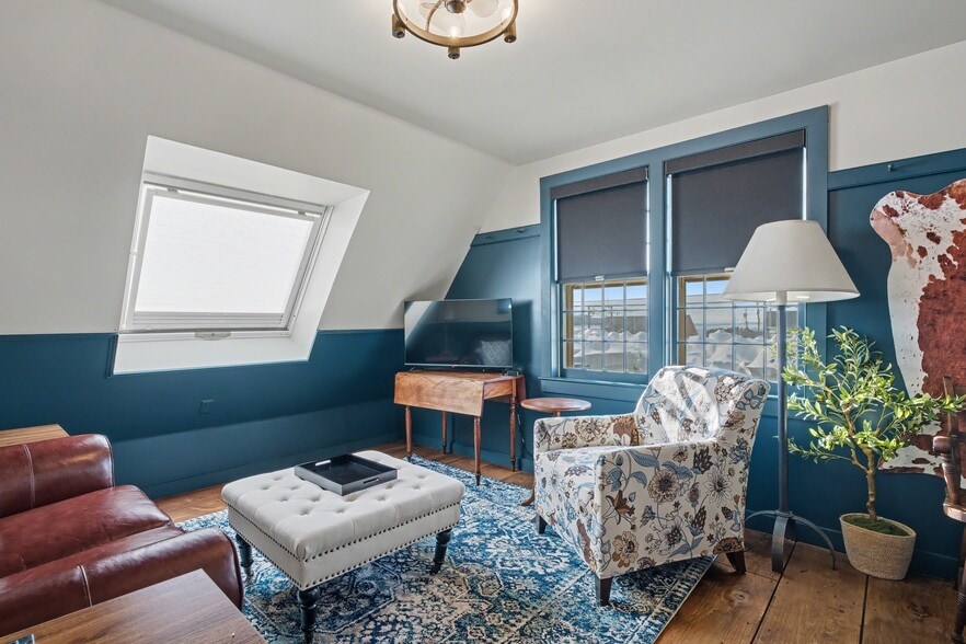 More Photos Of 11 Smith Ave, Niantic Office Residential For Sale