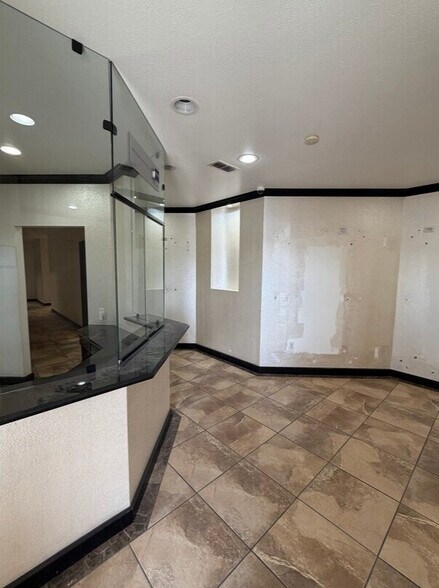 More Photos Of 2260 Linda Ave, Odessa Storefront Retail Office For Lease