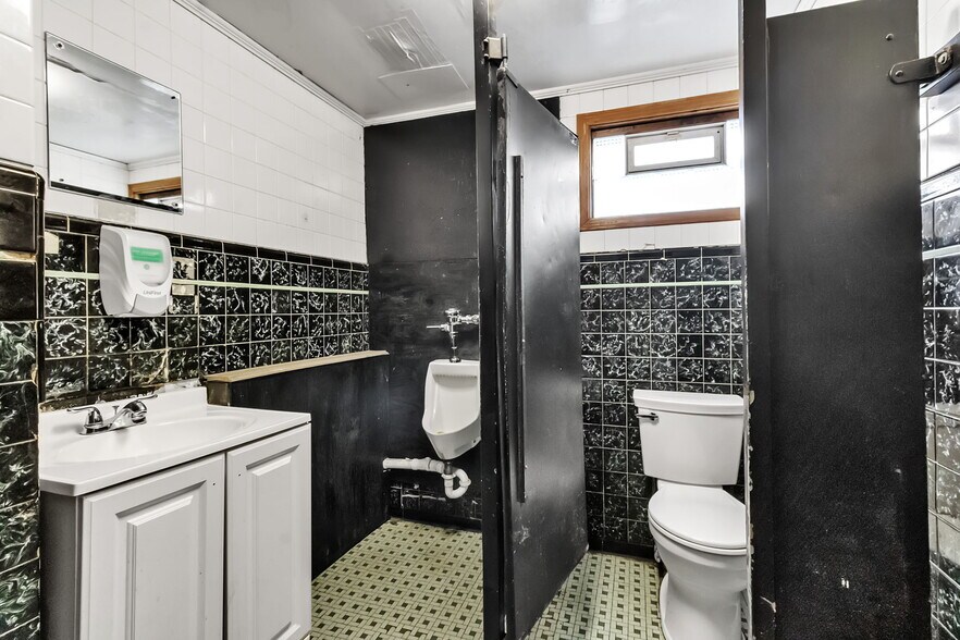 More Photos Of 2794 Harlem Rd, Cheektowaga Storefront Retail Residential For Sale