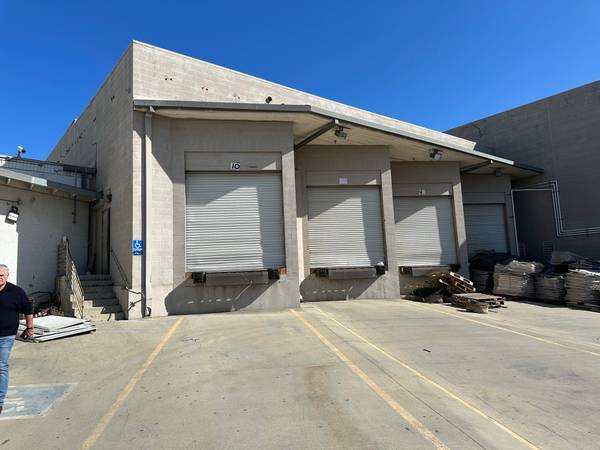 More Photos Of 15001 S Figueroa St, Gardena Distribution For Lease