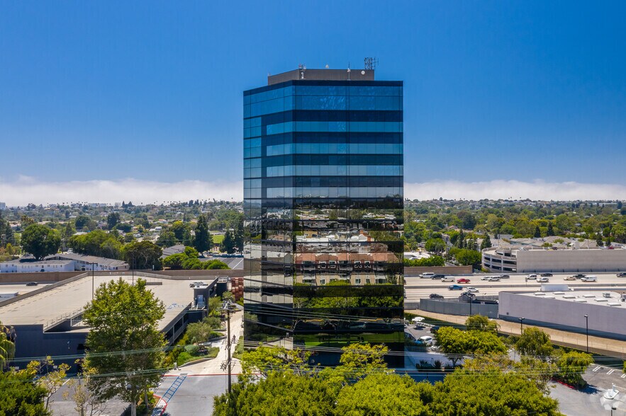 More Photos Of 3415 S Sepulveda Blvd, Los Angeles Office For Lease