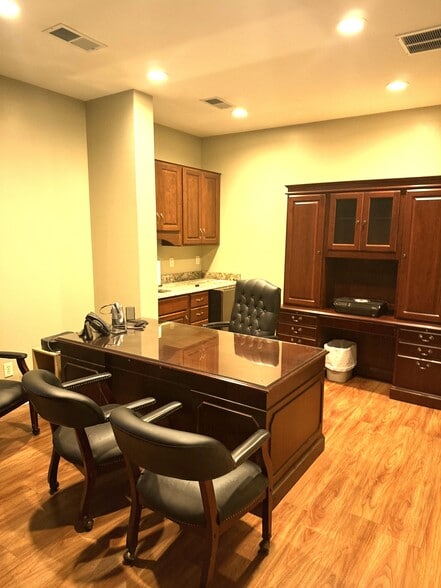More Photos Of 301 Wilson St, Martinsburg Auto Dealership For Lease