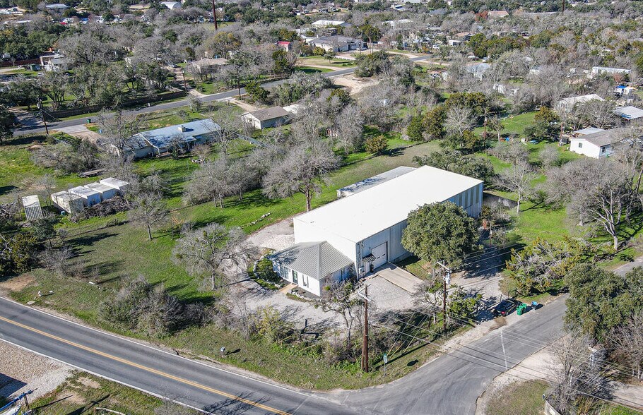 More Photos Of 5206 Beacon Dr, Austin Warehouse For Sale