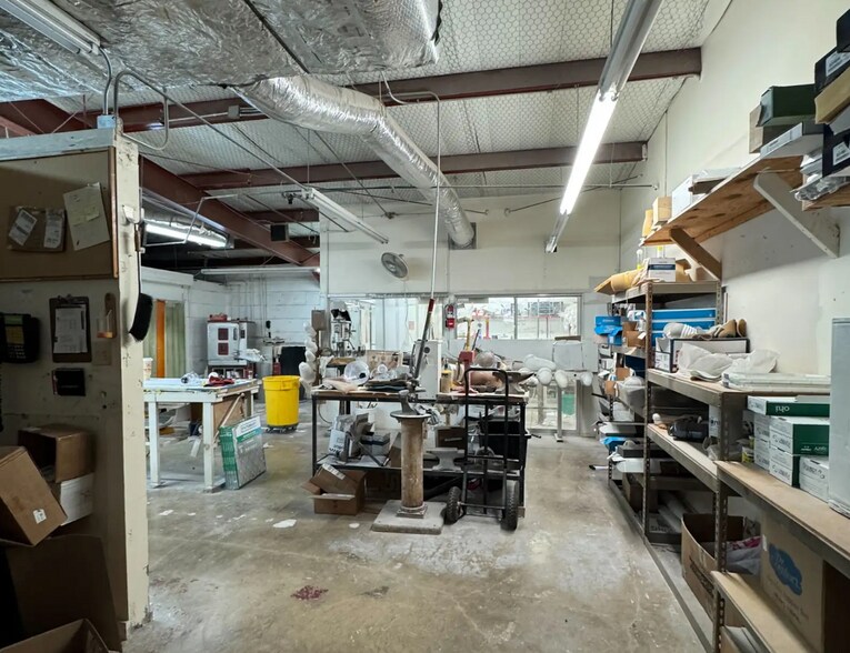 More Photos Of 6715 San Pedro Ave, San Antonio Flex For Sale