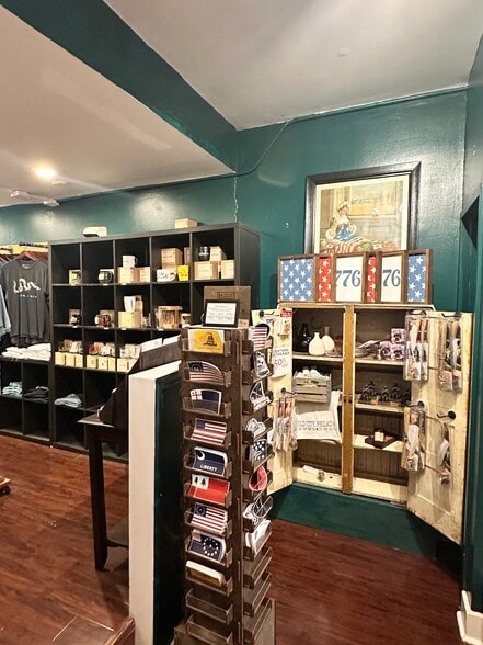 More Photos Of 234 Arch St, Philadelphia Storefront Retail Residential For Lease