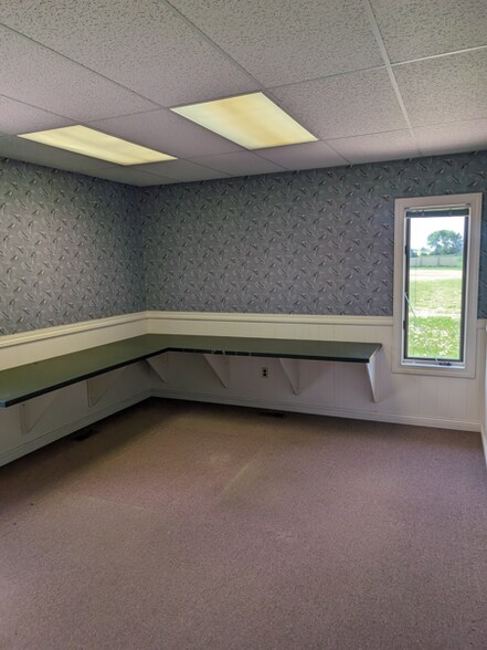 More Photos Of 6150 W Frontage Rd, Medford Warehouse For Sale