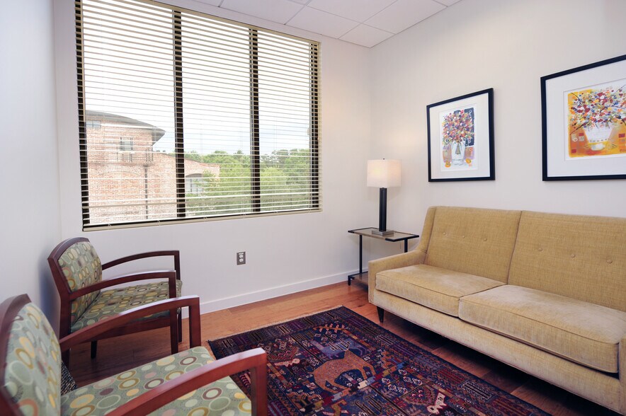 More Photos Of 3450 Acworth Due West Rd, Kennesaw Medical For Sale