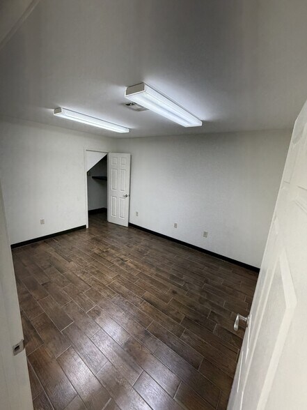 More Photos Of 1206 JW DavisSuites Ave, Hammond Office For Sale