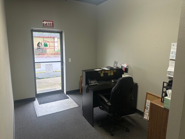 More Photos Of 2318 Pacific Ave, Forest Grove Office For Sale