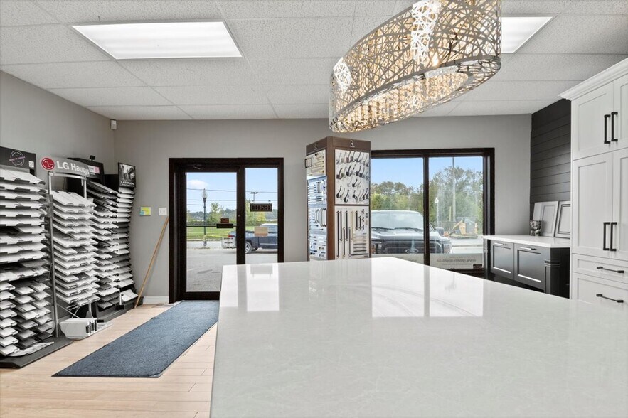 More Photos Of 48-56 Water St, Port Perry Storefront For Lease