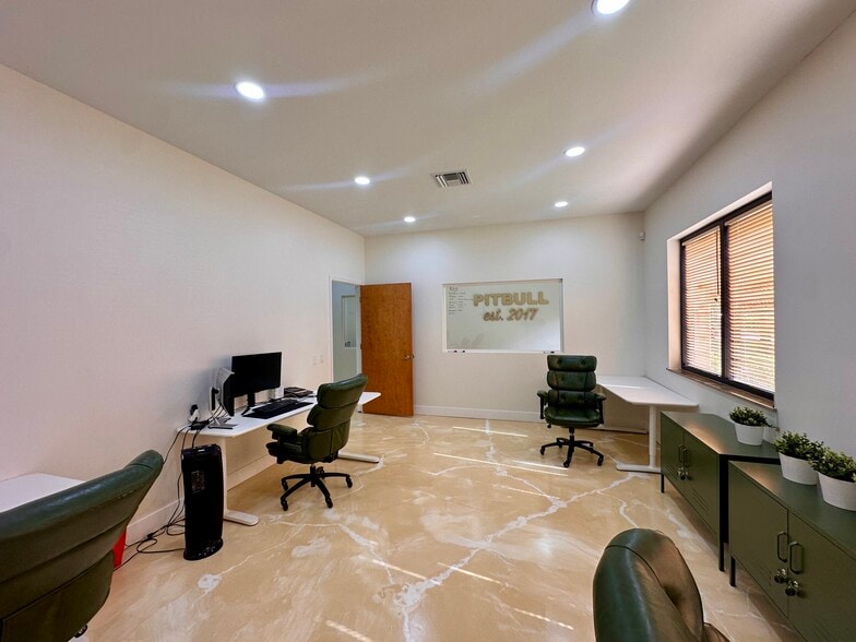 More Photos Of 3764-3790 SW 30th Ave, Fort Lauderdale Warehouse For Sale