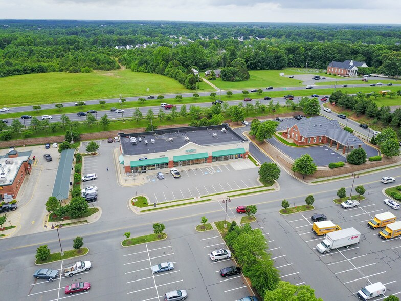 More Photos Of 5825 Plank Rd, Fredericksburg Storefront For Lease