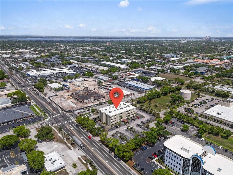 More Photos Of 3949 Evans Ave, Fort Myers Medical For Sale