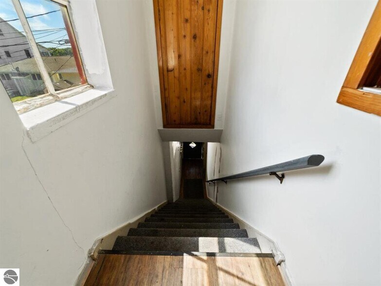 More Photos Of 180 S Benzie Blvd, Beulah Storefront Retail Office For Sale