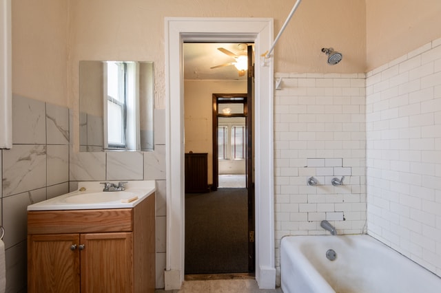 More Photos Of 8725 S May St, Chicago Religious Facility For Sale
