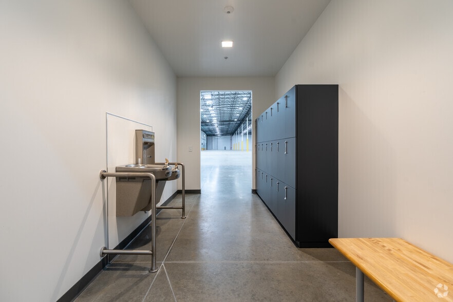 More Photos Of 12772 San Fernando Rd, Sylmar Warehouse For Sale